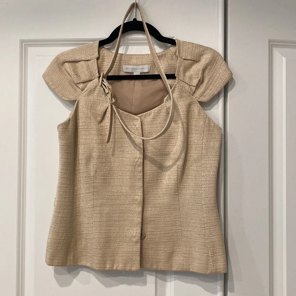 New York and Co Blazer style top - Picture 4 of 4
